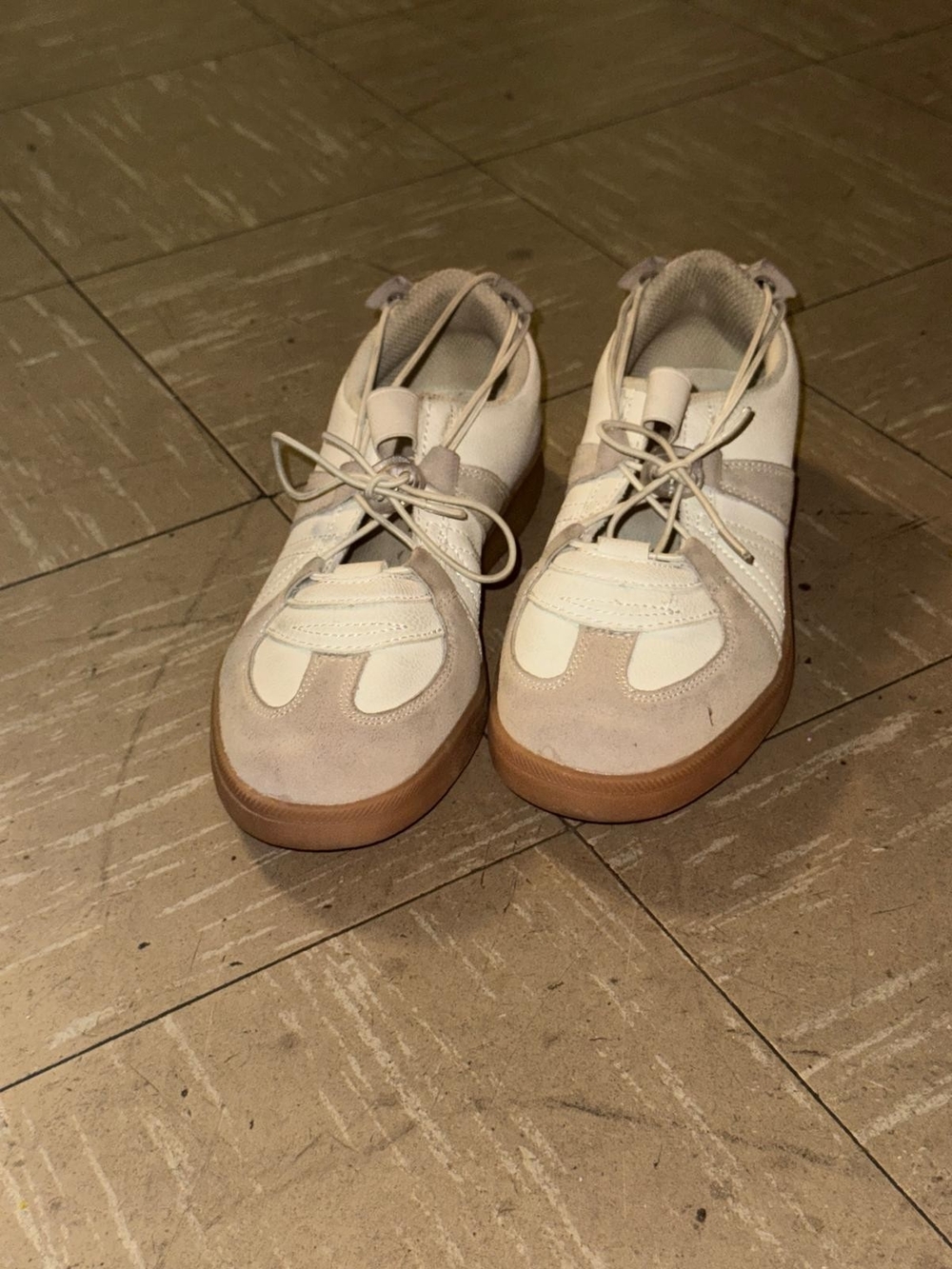 Amazon White and Tan Women's Sneakers with Gum Sole